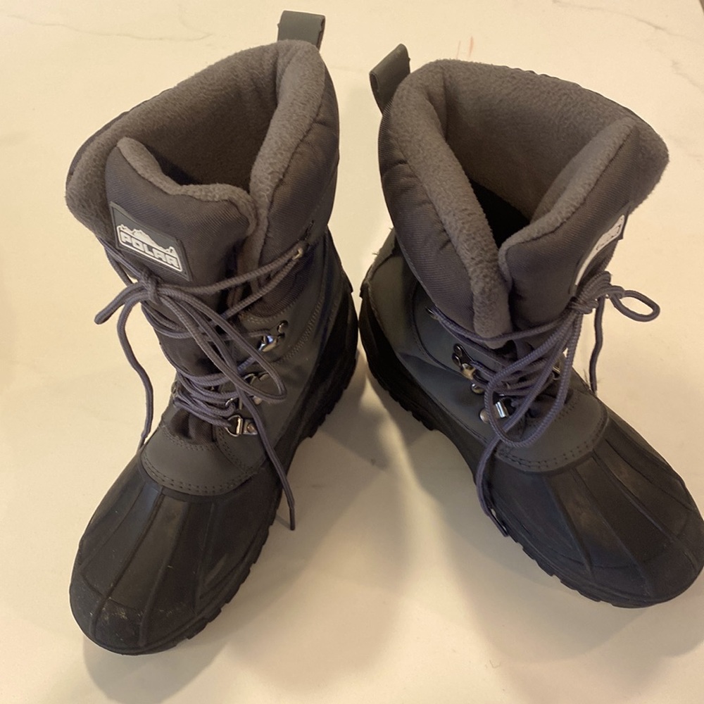 Polar Men’s snow/hiking boots. Gently used. Size 8